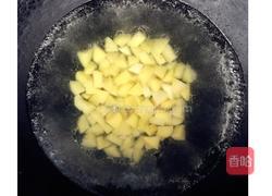 咖喱肉丁时蔬的做法图解3