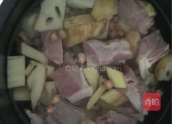 莲藕排骨汤的做法图解6