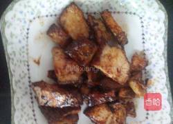 土豆蒜子烧扣肉的做法图解2