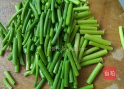蒜苔炒腊肉的做法图解2