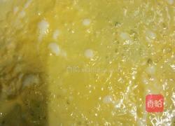 蛋皮炒面的做法图解2