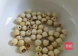 银耳莲子羹的做法图解4