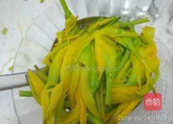 五花肉炒黄花的做法图解4
