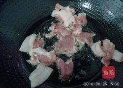 五花肉炒黄花的做法图解5