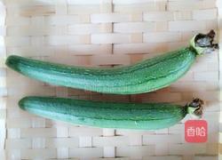 丝瓜炒鸡蛋的做法图解1