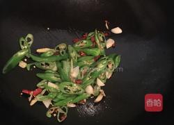 豆芽炒粉的做法图解2