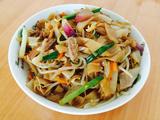 肉丝蔬菜炒粿条