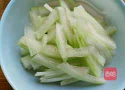 凉拌西瓜皮的做法图解3