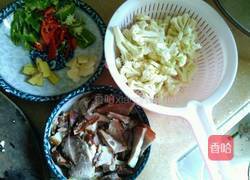 腊肉炒花菜的做法图解1