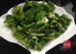 辣椒炒肉的做法图解2