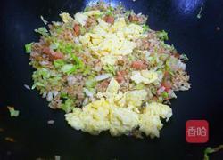 卷心菜炒饭的做法图解13