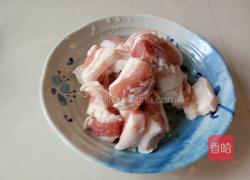  肥肉炖白萝卜的做法图解2