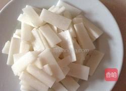 白萝卜炒酱肉的做法图解1