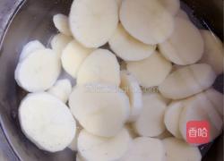 干锅土豆腊肉的做法图解3