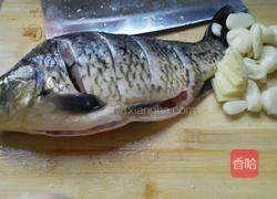 鲫鱼汤的做法图解1