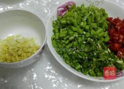 彩椒炒空心菜的做法图解1