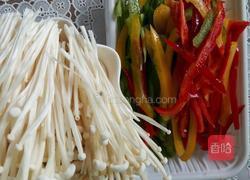 彩椒拌金针菇的做法图解1