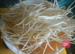 韭菜炒绿豆芽的做法图解1