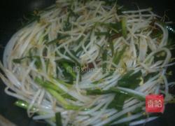 韭菜炒绿豆芽的做法图解7