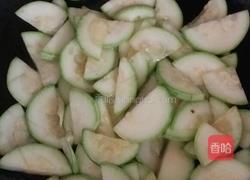 西葫芦炒鸡蛋的做法图解3