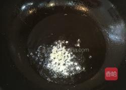 绿豆芽炒粉虫的做法图解5