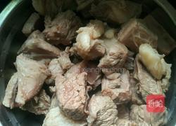 牛肉炖萝卜的做法图解4