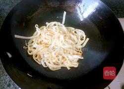 绿豆芽炒河粉的做法图解6