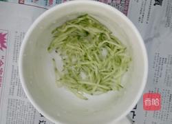 卷心菜拌冷面的做法图解1