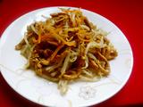 绿豆芽炒肉丝