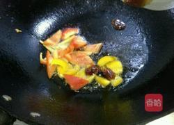 彩椒红烧荷包蛋的做法图解3