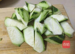 花甲丝瓜汤的做法图解2