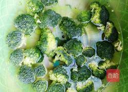 清炒西蓝花的做法图解1