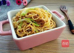 肉丝卷心菜炒面的做法图解8