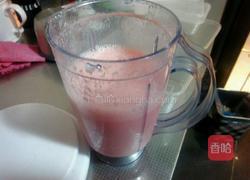 西瓜加酸奶汁做法 MjUwX2MyOjEvM15yYjI6MS84XzE4MA