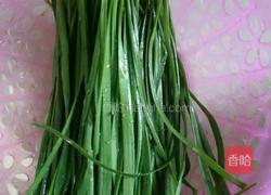 韭菜炒螺丝肉的做法图解1