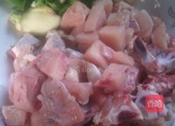 辣椒黄瓜炒鸡翅的做法图解1