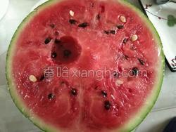 西瓜怎么做拼盘好看 MjUwX2MxXzA