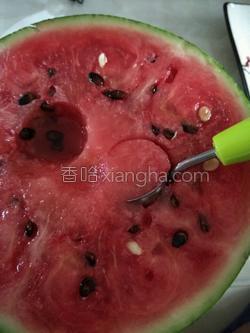 西瓜怎么做拼盘 MjUwX2MxXzA