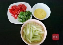 西瓜皮西红柿蛋花汤的做法图解2