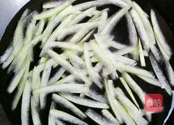 西瓜皮西红柿蛋花汤的做法图解3
