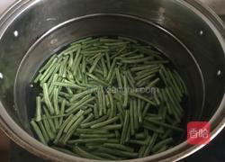 豇豆炒茄子的做法图解3