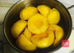 自制糖水黄桃罐头的做法图解3