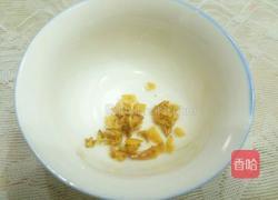 哈密瓜炒虾仁的做法图解4