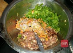猪肉青椒包子的做法图解3