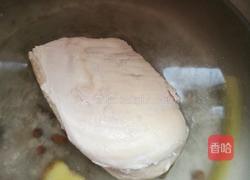 鸡胸肉西兰花竹荪汤的做法图解1
