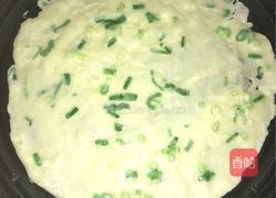葱花鸡蛋煎饼的做法图解3