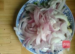 洋葱炒肉的做法图解1