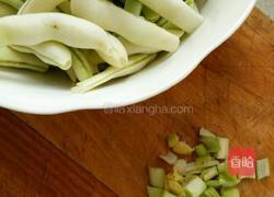 土豆炖豆角的做法图解2