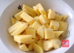 腐乳土豆的做法图解1