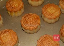 广式莲蓉月饼的做法图解17